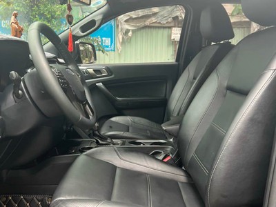 Bán xe Ford Everest Titanium 2.0L 4x2 AT 2020, màu đen. 10