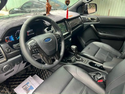 Bán xe Ford Everest Titanium 2.0L 4x2 AT 2020, màu đen. 11