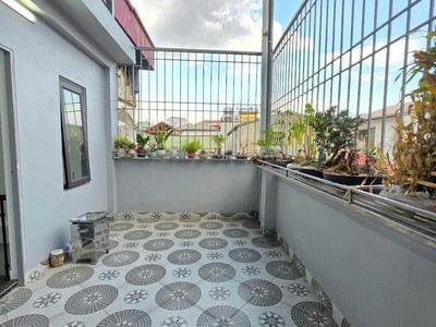 Đội Cấn 45m2 x mặt tiền rộng - 30M ra phố - Full nội thất - Trước nhà thoáng sáng. 2
