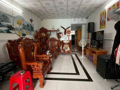 Gấp gấp chú em cần bán nhà 111m2 ngay trung tâm Hóc Môn mà giá chỉ 850 triệu 1