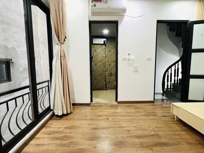 Bán nhà view gần Hồ Tây   Cách phố vài bước chân   Không gian sống lý tưởng   Nhỉnh 7 tỷ 0