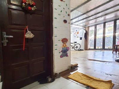 Cho thuê căn hộ tầng 2 tòa C2 mặt đường Phạm Ngọc Thạch, Đống Đa 5