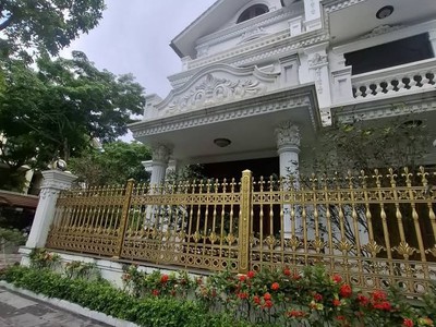 Bán biệt thự 3t việt hưng. 234m, mt 13m, vỉa hè rộng, giá siêu hợp lý chưa đến 200tr/m còn tl. lh 0