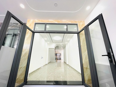 Bán nhà 3 tầng hẻm ô tô gần chợ vĩnh hải - dt: 107,5m2 . dtsd: 201m2 -  - giá bán : 5 tỷ 100 0