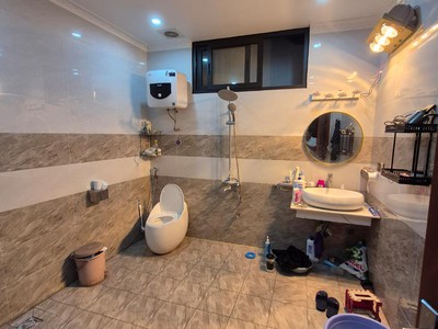 Hiếm- nhà văn quán-hà đông 32m x 5 tầng  3 ngủ giá 5,02 tỷ ở ngay 2