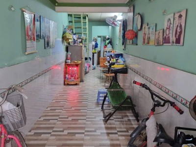 P4 q8  chỉ 2.5 tỷ, kẹt tiền bán gấp nhà  gần chợ phạm thế hiển, dt 20.5 m2  2.9 x 10m ,2t,2pn chỉ 4