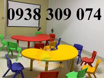 Bàn bán nguyệt mầm non, bàn nhựa mầm non hình bán nguyệt 2