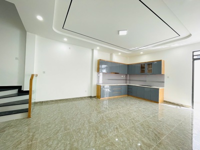Bán nhà 3 tầng hẻm ô tô gần chợ vĩnh hải - dt: 107,5m2 . dtsd: 201m2 -  - giá bán : 5 tỷ 100 1