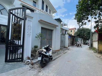 Nhà mới phố trạm nhỉnh 19 tỷ ngõ ô tô gara thang máy,long biên hà nội 0