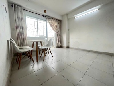  giá tốt  căn hộ miếu nổi   tầng 8,  nhà trống   chỉ 3 tỷ  3