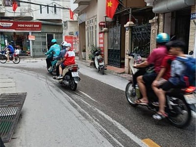 Nhà mới đẹp, mặt phố, vỉa hè, kinh doanh đỉnh, trung tâm quận hoàng mai 1