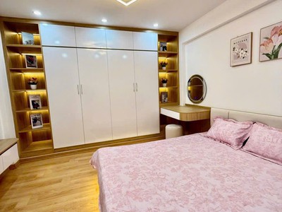 Bán căn hộ tập thể bách khoa, hai bà trưng, sd 75m2, ô tô đỗ chân cầu thang, full nội thất mới, về 1