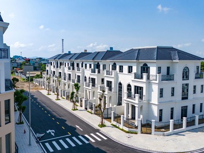 Bán nhà phố 5 tầng ngay Tỉnh ủy Thanh Hóa chỉ với 5,x tỷ sổ sẵn, nhận nhà ở ngay 2