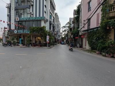  bán nhà siêu hot   ngay sát vinhomes đan phượng  . 60m  - 5 tỷ - ôto đánh võng trước cửa 0