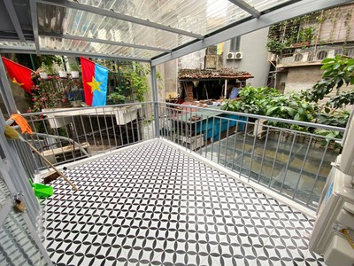 Bán căn hộ tập thể bách khoa, hai bà trưng, sd 75m2, ô tô đỗ chân cầu thang, full nội thất mới, về 4