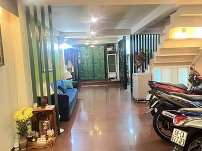 Nhà mặt tiền đường nguyễn đình chiểu phường đa kao quận 1 . 1