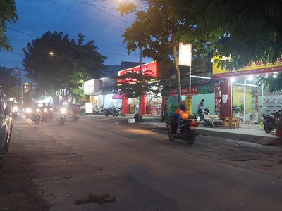 Bán nhà mặt tiền kinh doanh sầm uất,lê văn thịnh,thủ đức, gần bệnh viện lê văn thịnh  giá 10 tỷ.vui 2