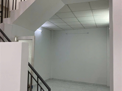 Bán gấp cách mạng tháng tám 14.2 tỷ -  quận 3 hồ chí minh -nhà hẻm xe hơi-sát mặt tiền-diện tích: 1
