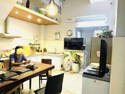 Quận 1  p.tân định- hxh- chỉ 5 căn ra mặt tiền -   4x17.5 - 4 tầng btct- 5 phòng- chính chủ 1 đời. 3