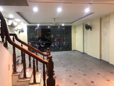 Cho thuê nhà mặt đường nguyễn văn linh 2