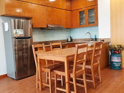 Chính Chủ bán Chung cư Lạc Long Quân   Tầng Cao   View Hồ - Ở sường   70m2 chào 7 Tỷ 0