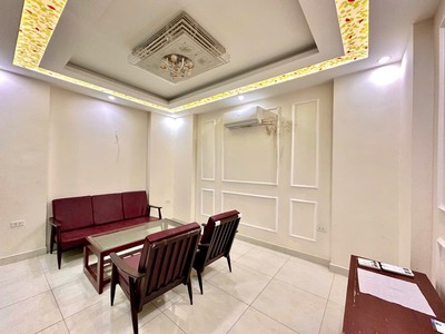Cho thuê nhà khu Văn Cao, DT: 40m2, 3 phòng ngủ. 2