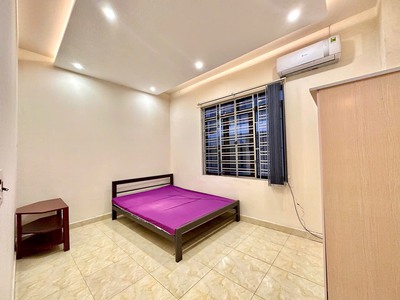 Cho thuê nhà khu Văn Cao, DT: 40m2, 3 phòng ngủ. 4