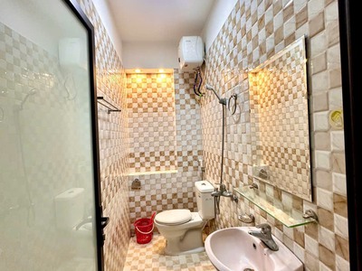 Cho thuê nhà khu Văn Cao, DT: 40m2, 3 phòng ngủ. 1