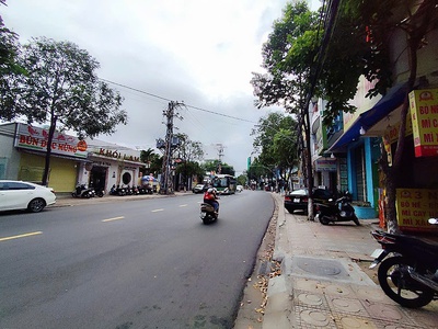 Bán nhà  mặt tiền hoàng diệu p. vĩnh nguyên ra biển chỉ 300m. 3