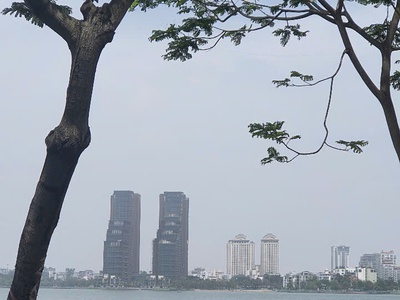 Chính Chủ bán Chung cư Lạc Long Quân   Tầng Cao   View Hồ - Ở sường   70m2 chào 7 Tỷ 3