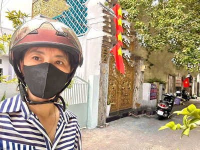  chính chủ cần bán chdv có 6 lầu gồm 9 phòng ngủ- khu an ninh - giao thương giữa xóm chiếu và 0