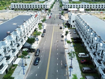 Bán gấp shophouse 1 trệt 2 lầu trung tâm lai uyên, bàu bàng 3