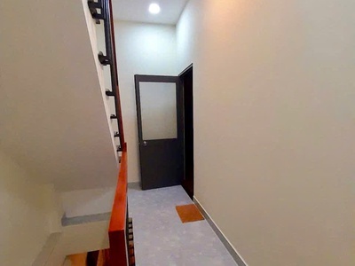  bán nhà 2 tầng lầu   ngay đường trần hưng đạo. 2