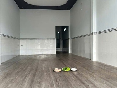 Thiếu nợ kẹt tiền nên bán nhà Tân Hiệp 65m2 giá chỉ 900 triệu 2