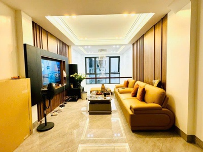 Nhà đẹp,ở ngay,gần phố ngõ thông ,oto vào nhà 7t thang máy,dt 45m,giá 16,8 tỷ  lâm hạ ,long biên 3