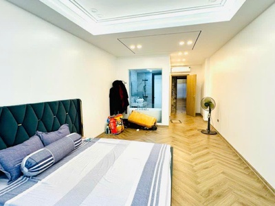 Nhà đẹp,ở ngay,gần phố ngõ thông ,oto vào nhà 7t thang máy,dt 45m,giá 16,8 tỷ  lâm hạ ,long biên 4