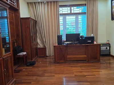 Bán biệt thự 3.5 tầng khu Trường An, ph Thanh Bình, TP HD, 212m2, lô góc 3 mặt tiền, 1x tỷ 1