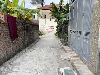 Hiếm có  Diện tích nhỏ 30m2 đất ngõ 14 Kẻ Tạnh, Giang Biên. Gần đường lớn và trường chợ 2