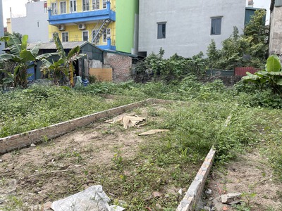 Hiếm có  Diện tích nhỏ 30m2 đất ngõ 14 Kẻ Tạnh, Giang Biên. Gần đường lớn và trường chợ 4