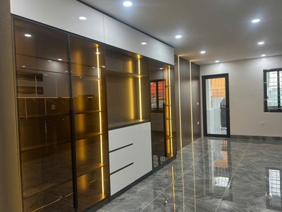 Bán nhà 6 tầng thang máy long lanh phân lô ô tô 7 chỗ vào nhà kinh doanh đường hoàng mai 4