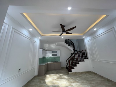 Chính chủ cần bán nhà 38/58 phố Xuân La,Tây Hồ 31 m2 x 5 t mới tinh đầy đủ nội thất 8,5t 4