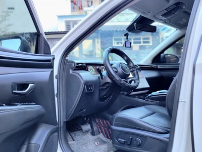 Bán xe Hyundai Tucson 2.0 AT CRDi đặc biệt 2023, màu trắng. 9