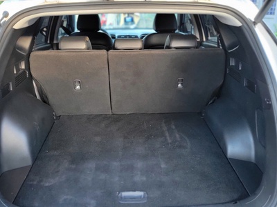 Bán xe Hyundai Tucson 2.0 AT CRDi đặc biệt 2023, màu trắng. 11