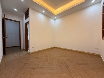 Nhà quận Đống Đa - Cách mặt phố Nguyễn Lương Bằng 15M - Gần phố 2