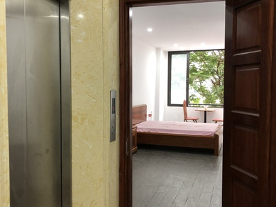 Văn phòng 26m2 wc ngoài hành lang  tầng 3 có thang máy 1