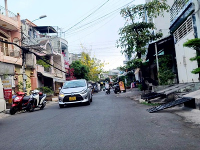 CHỦ CẦN TIỀN GẤP   GIẢM NGAY 400 TRIỆU Giá mới chỉ còn: 7.5 tỷ Mặt tiền kinh doanh - Khu VIP Tên Lửa 0