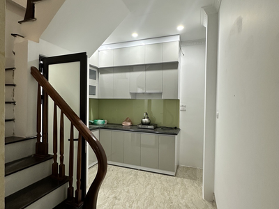 5 tầng mới xây trung tâm quận Đống Đa, cách ô tô tránh 20m, cách mặt phố 70m, hơn 10 tỷ 2