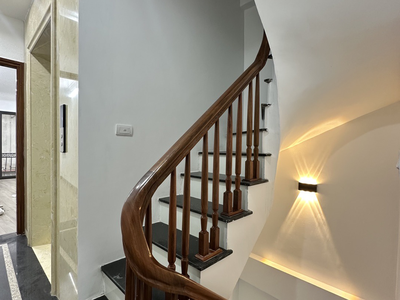 5 tầng mới xây trung tâm quận Đống Đa, cách ô tô tránh 20m, cách mặt phố 70m, hơn 10 tỷ 1