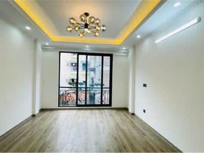 Nhà liền kề 35m2 5 tầng    gần kđt trung hòa trung kính , cầu giấy   giá chỉ loanh quanh 7 tỷ 3