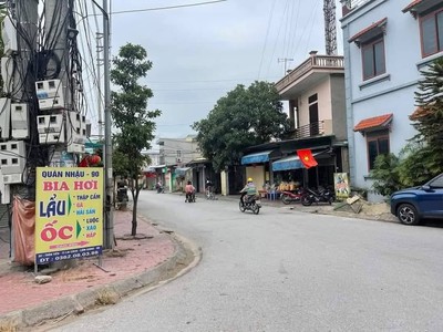Đất đấu giá thôn tiền tt lai cách   gần cổng kcn đại an   76.5m , giá chỉ 2.x tỷ rẻ nhất khu 1